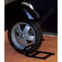 Bloccaruota Anteriore Moto Wheel Chock Fiamma | Accessoricampershop.com